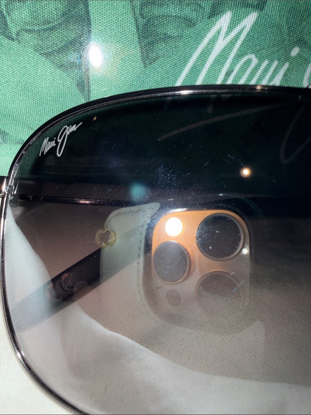 Maui Jim Kami Aviator Sunglasses with Dark Gradient Lenses - Picture 3 of 4